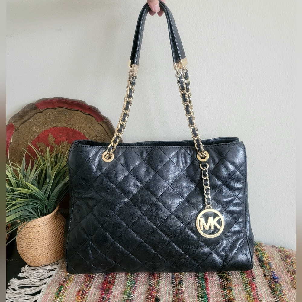 Michael Kors Black quilted leather Gold Chain Tote bag